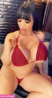 avadevine - Trying to hold balance in my life  between my training  work and