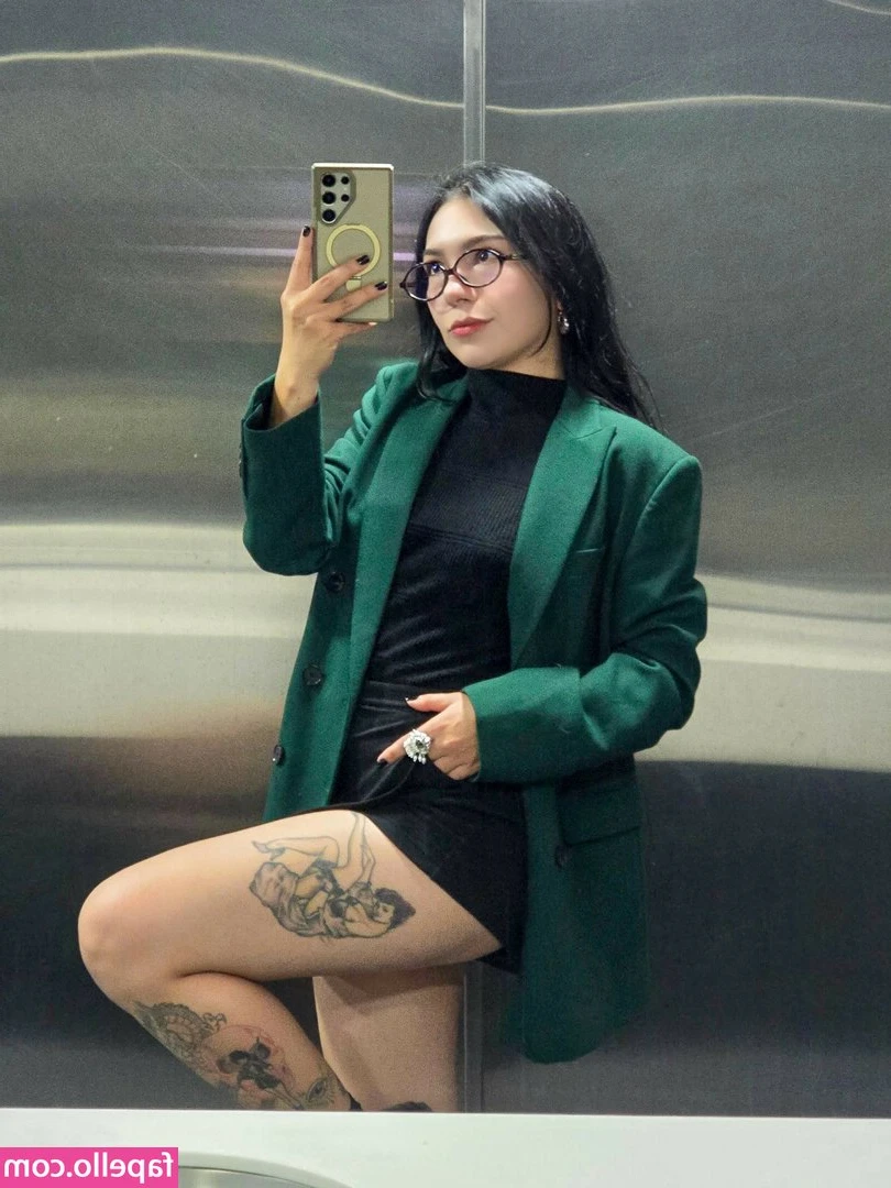 Nina Noir [ nina-noir ] - Midnight thoughts get rather naughty..... 🥵