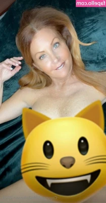 Mrsrobinsonxo - Getting closer and closer to another weekend  have u asked urself if