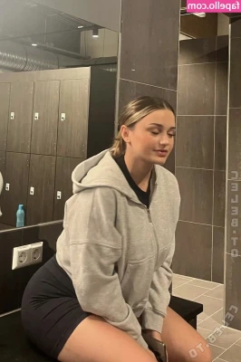 samaraaim - I'm so fucking horny today!