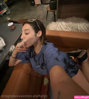 xxxvioletgems - Learning to give new poses eveyday