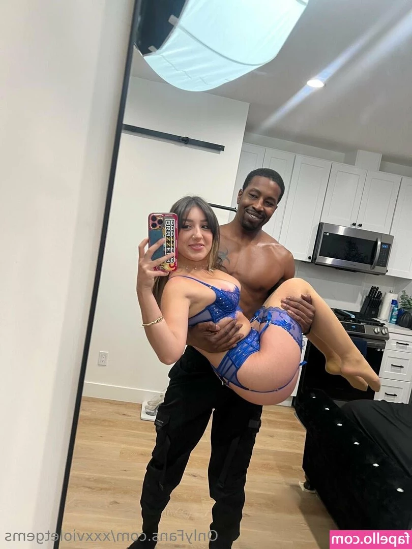 xxxvioletgems - BG NEIGHBOR FUCK🚨 Ive been watching my sexy neighbor all day🥵 I