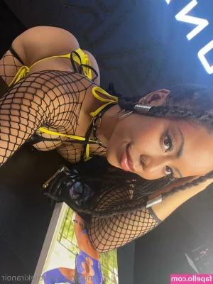 thekiranoir - Just a little Titty Peekaboo