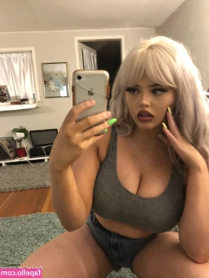 Kennedy Kittleson [ kennedy-kittleson ] - Would you like to cum on my glasses?