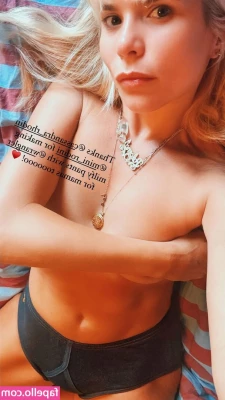 Paloma Faith [ paloma-faith ] - Having some fun after working out. Had to hold my moans so my roomate