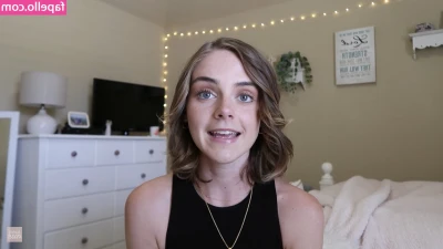 Lauren Mae [ lauren-mae ] - Lips always looking so puffy