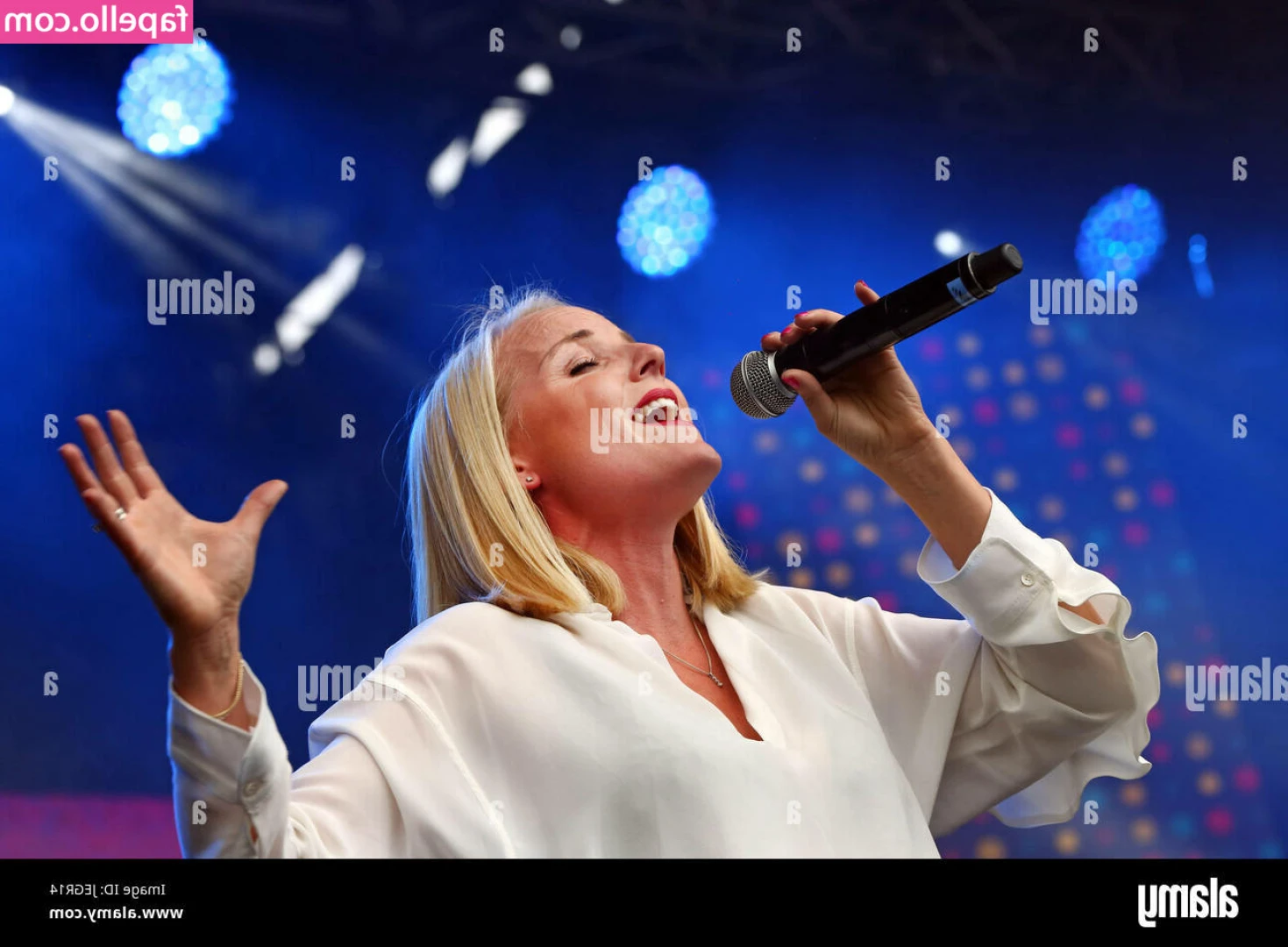 Kerry Ellis [ kerry-ellis ] - There’s something about watching an old fat guys cock and balls