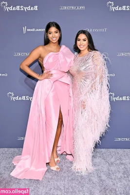 Vanessa Bryant [ vanessa-bryant ] - do you like my new color? 🥺  ((it’s supposed to be more red