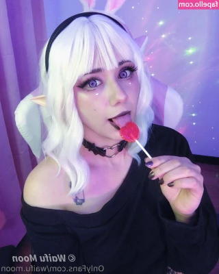 waifu.moon [ waifu-moon ] - I’m watching tv like this, what do you do? 😘