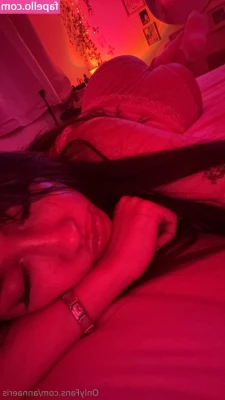 annaeris [ annaeris-2 ] - My pussy definitely deserves to be punished by your cock 🔥😍 I