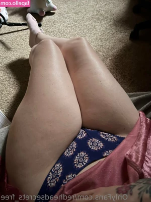 redheadsecrets_free [ redheadsecrets-free ] - CAMPAIGN TO BUY ME SOME NEW TOYS AND A TRIPOD YOU WILL BE THE FIRST