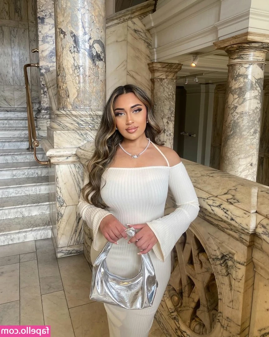 6alixah - My pussy gets so wet when I play with it 💦