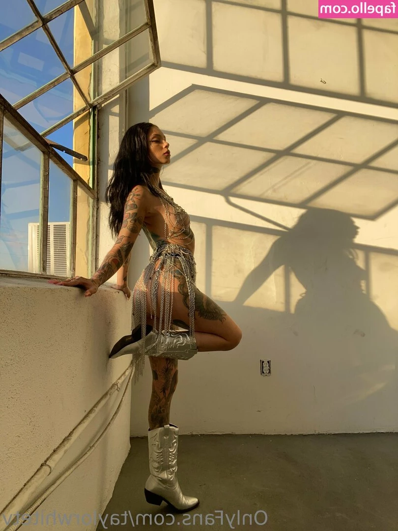Taylor White [ taylor-white ] - El video de la foto