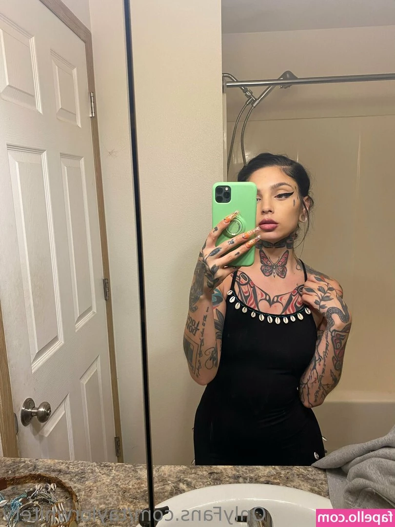 Taylor White [ taylor-white ] - Send me tips