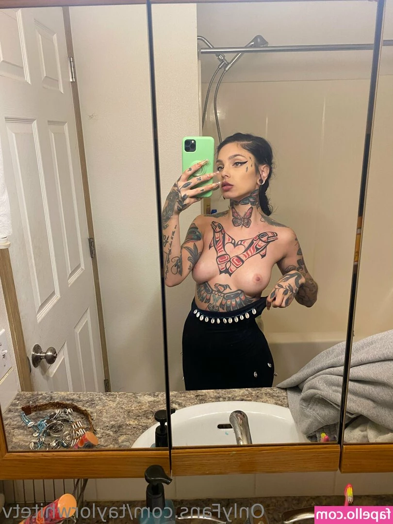 Taylor White [ taylor-white ] - Got that Moody Monday feeling... who’s going to come play with me? part 1