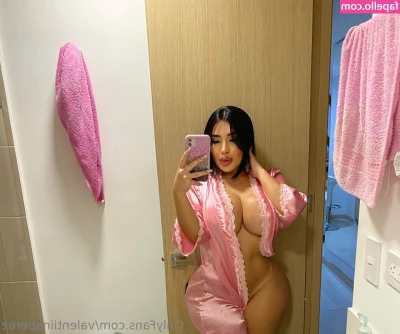valentiinaperez - Does Daddy Like The Way My Ass Shakes Tip Me  5 For The Vid With No