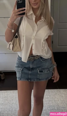 Nicole Merkel [ nicole-merkel ] - Some pics I took for you guys this morning. 🍑👣❤️