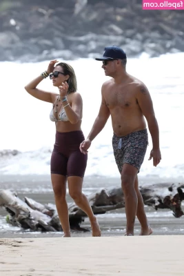 Jessica Alba [ jessica-alba ] - Warming up with a toy part one 💕
