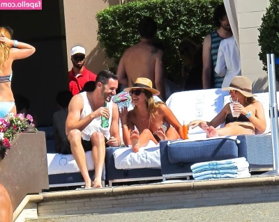 Jessica Alba [ jessica-alba ] - As the weekend is here  I m wide open just like it