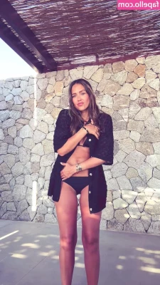 Jessica Alba [ jessica-alba ] - Buenos días hoy me puse muy cachonda después de hacer ejercicio   