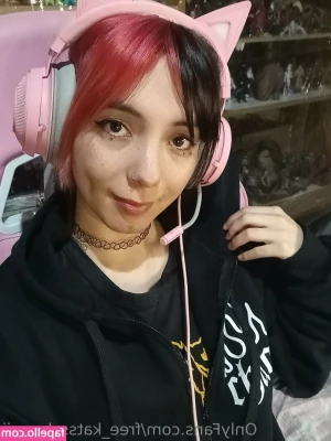 free_katss_kawaii [ free-katss-kawaii ] - Naughty girls   shall we both get naked