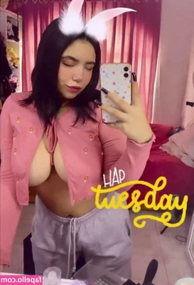 ashleyest - How much do you want to fuck me in this costume 😈