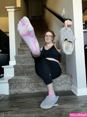 freckled_feet [ freckled-feet-1 ] - (in your dm's) OMFG! Full video of my NASTY/SLOPPY/WET blowjob with
