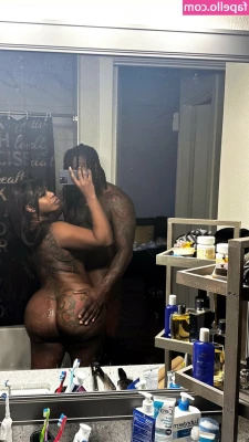 TsIrvianna1 - What would you do if your roommate was taking such naughty pics in