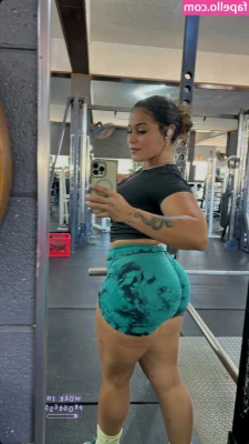 Arianna_odettee [ arianna-odettee ] - One of my Day 1 fans ordered these matching sets for me off of my