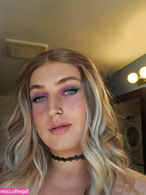 Chloe Lynn [ chloe-lynn ] - Going LIVE for a bit.. Come say hi!!!