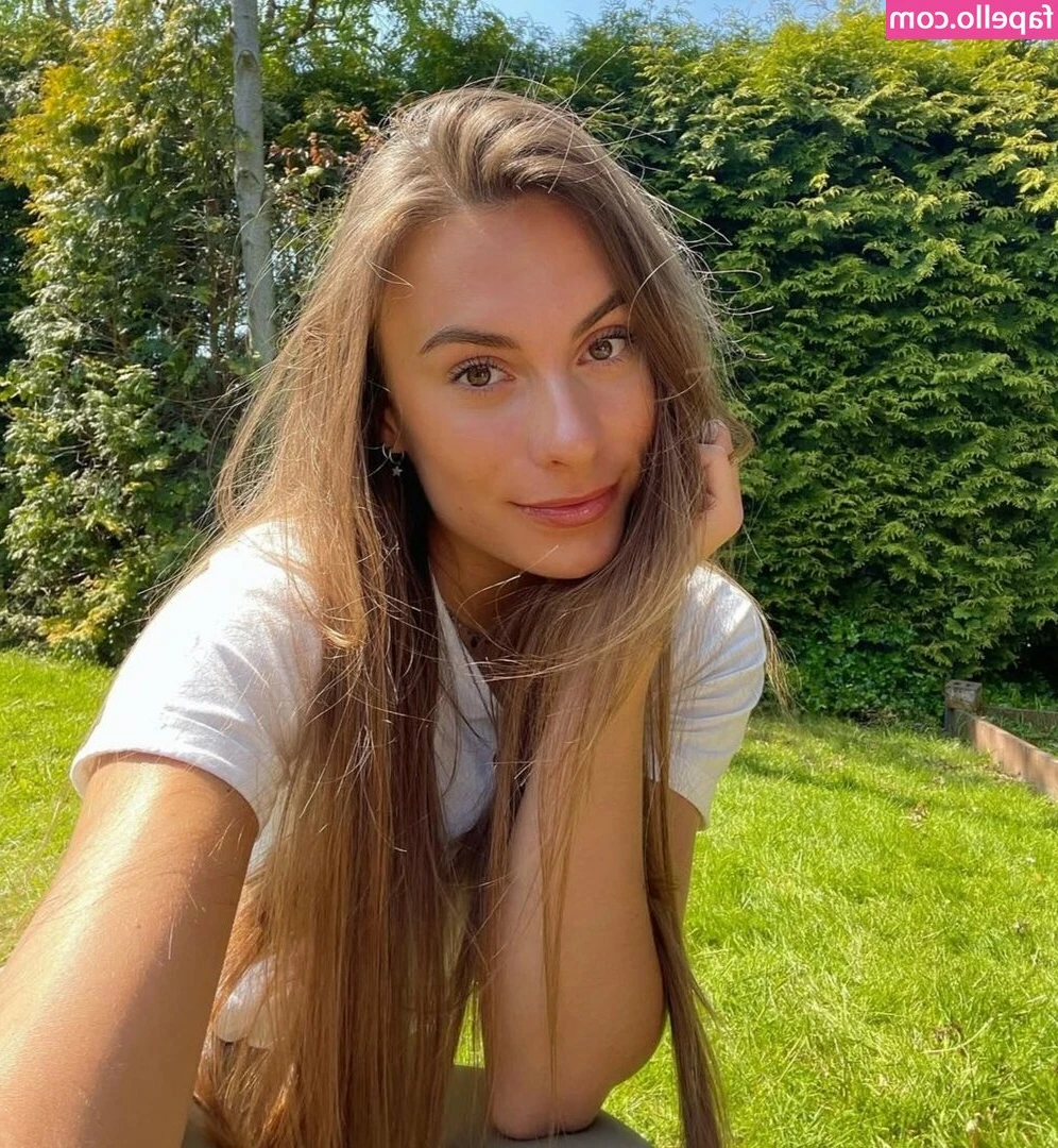 Femke Kok [ femke-kok ] - This morning I was going down on my man and I haven't stopped