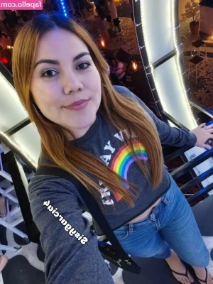 Sisygarcia4 - take a bite or do you want a lick instead ♡