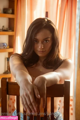 Sophia Burns [ sophia-burns ] - Shouldn t you be in my bed    Unlock for different   and   views