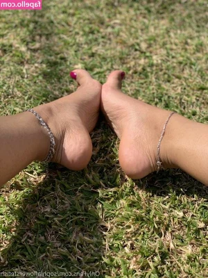 Sophia Abdalla [ sophia-abdalla-1 ] - tip this post 💗 TO SEE WHAT'S UNDER THE SURFACE 😼