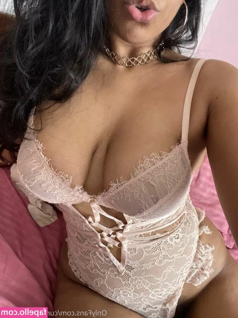 DesiKinkQueen - strokin and a little pumpin