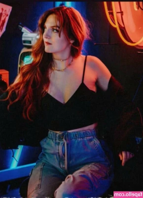 Saarlive - Surprise coming laterrr 🤎 make sure you check your dms ;)