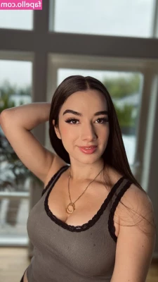 MissMikkaa - Así me gusta que me toquen mis pezones con tu verga
