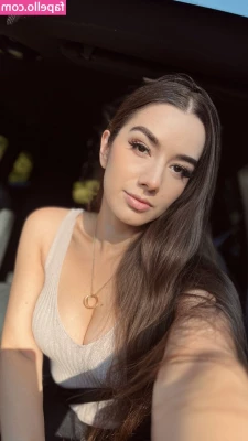 MissMikkaa - Cum here