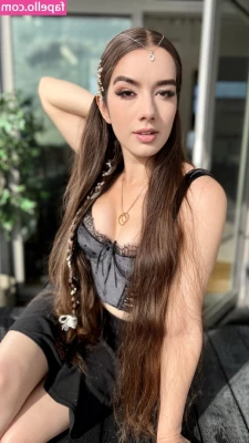 MissMikkaa - Pulling out my big tits from my dress ;)