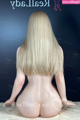 Reallady - The spark in your eyes, tells a lot when I look into your eyes. 🤩