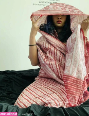 Jayshri Wagad [ jayshri-wagad ] - There's a really nice breeze out hm? ;)