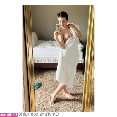 Girl On Cinema [ girl-on-cinema ] - Thank you to those who attended my cam show celebrating my birthday
