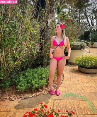 Carolina Paiva [ carolina-paiva ] - Soft lace is good against your face ;)