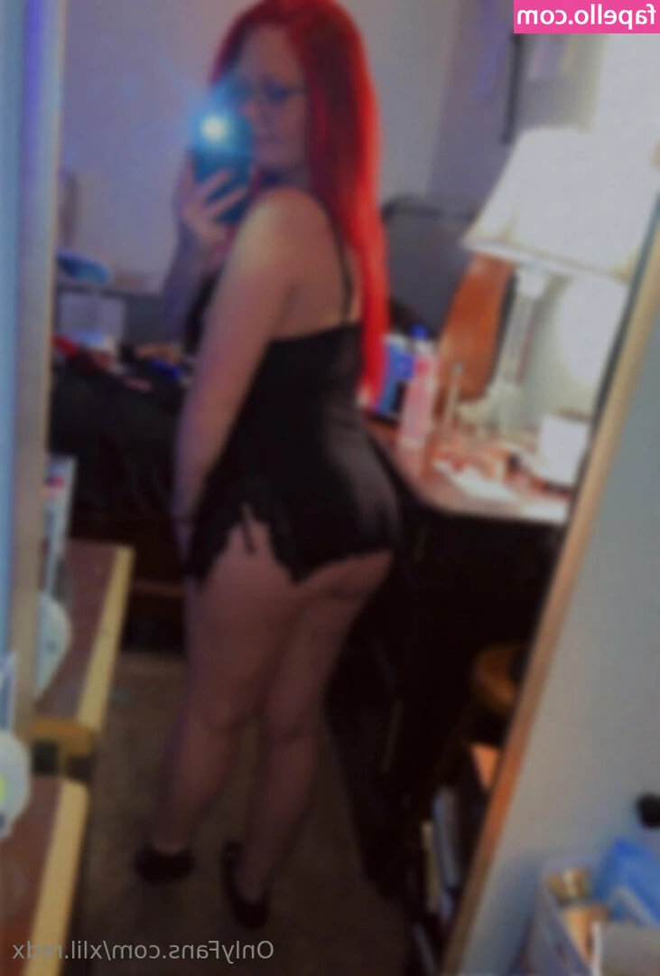 xlil.redx [ xlil-redx ] - A dark lip and boobiezzz