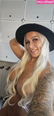 brithotwife [ brithotwife-2 ] - Ass up 🍑😛
