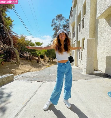 Dommmi - Some R rated content