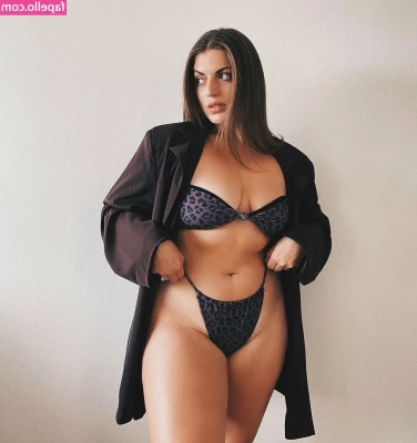 Ella Halikas [ ella-halikas ] - I want my ass ate so bad