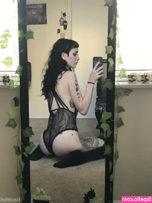 Elaraelias - Can you help me with my cream? 🥵