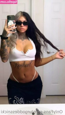 Urgoddessnicki - Spread my holes the way you want them 😈😈😈