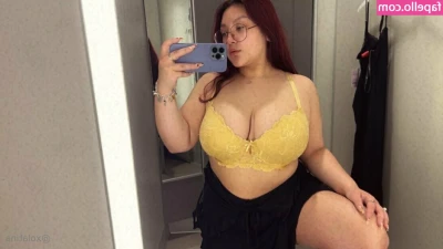 xolatina - Naked in the car again 😋